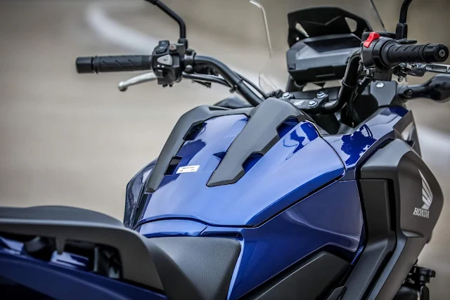 Honda NC 750 X 202 azul: a nova moto de Jair Bolsonaro