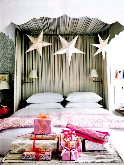 Black Iron Canopy  on Bed Canopy  Sconces  Mounted Inside The Bed Frame  Allow For A Night