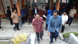 Wabub Cianjur H. Suranto Dampingi Tim Penilai Lomba UKS Tingkat Wilayah II Bogor tahun 2012 di SMPN 2 Cipanas