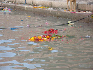 Ofrendas a la madre Ganga