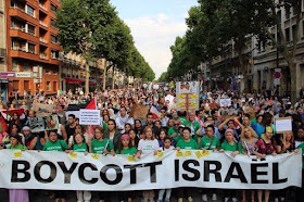 Nas ruas de Paris, protesto pede o Boicote a Israel