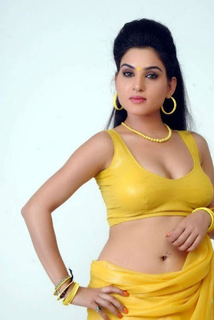 Kavya Singh hot