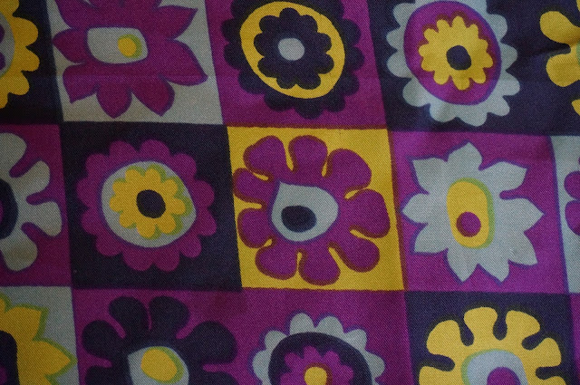 70s silk scarf vintage années 70 1970s foulard soie flower psychedelic pop