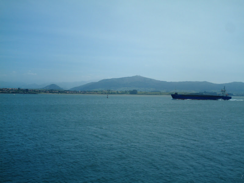 barco por la Canal de la Bahía de Santander