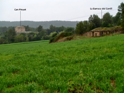 Can Pinyot i la Barraca del Conill des del camí a la Caseta de Lluçà