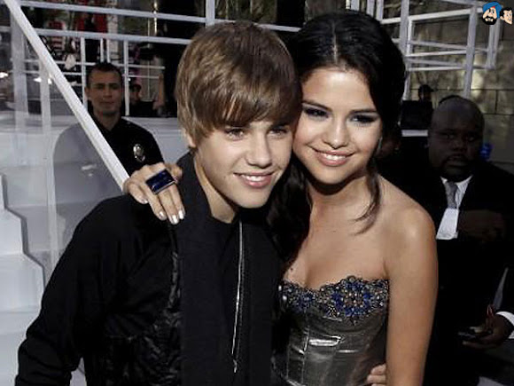 selena gomez and justin bieber pictures kissing. selena gomez and justin bieber