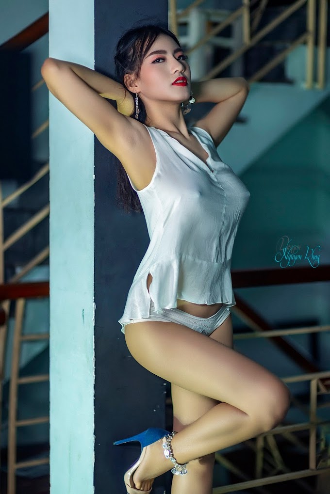 Naughty Vietnamese Model Bui Thi Tu Uyen Sexy White Shirt