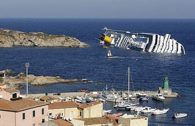 Foto Tenggelamnya Kapal Pesiar Costa Concordia 