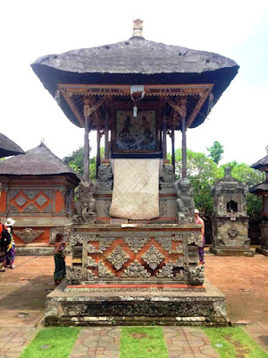 The beautiful Batuan Temple in Bali