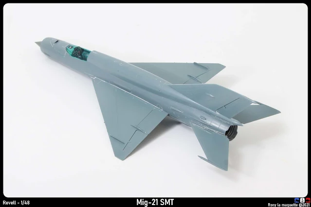 La mise en croix du Mig-21 SMT.