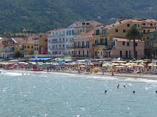 www.alassio.nl, www.italiaansebloemenriviera.nl Vakantiehuizen Italië, vakantiehuis bloemenrivièra, vakantiehuizen bloemenrivièra, vakantiehuizen Ligurië, vakantiewoningen bloemenrivièra, vakantiehuis huren Italië, vakantieappartementen Italië, accommodatie bloemenrivièra, vakantiehuizen bloemenrivièra Italië, autovakantie bloemenrivièra, huisje bloemenrivièra, huis huren Italië bloemenrivièra, bloemenrivièra bungalow, vakantiehuizen Ligurië, vakantievilla bloemenrivièra, vakantiehuisje bloemenrivièra, vakantie bloemenrivièra 2015, vakantiehuis Ligurië, bloemenrivièra Agriturismo, bloemenrivièra vakantiepark, vakantie bloemenrivièra, bloemenrivièra Italië, vakantiehuis Italië, vakantiewoning bloemenrivièra