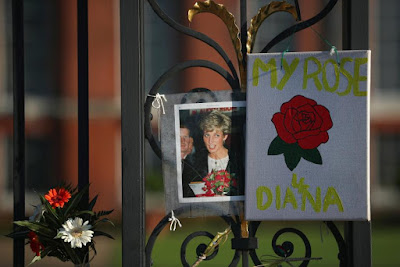 Fans gather at dawn to remember Diana 20 years after her death