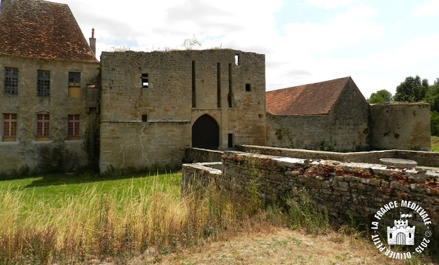 EGUILLY (21) - Château-fort (XIIe-XVe siècles)