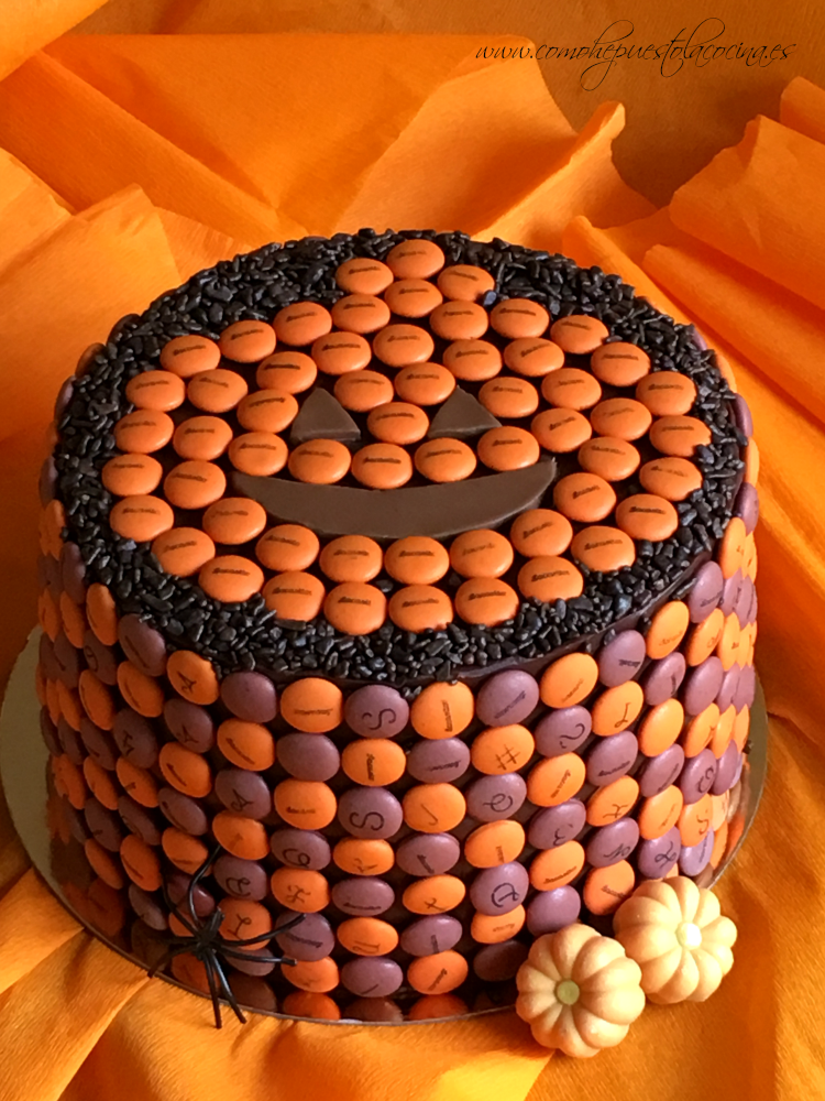 tarta-calabaza-de-halloween-con-lacasitos