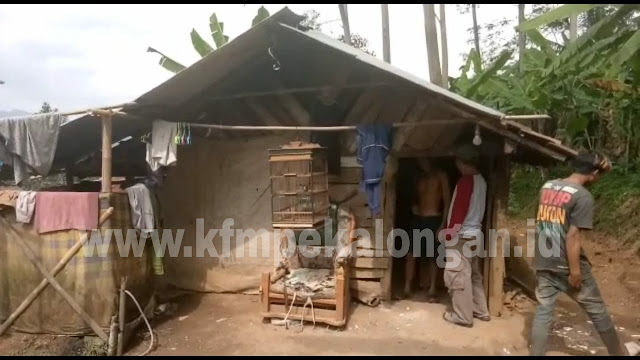 Kondisi rumah Chorib warga Desa Lumeneng Kecamatan Paninggaran