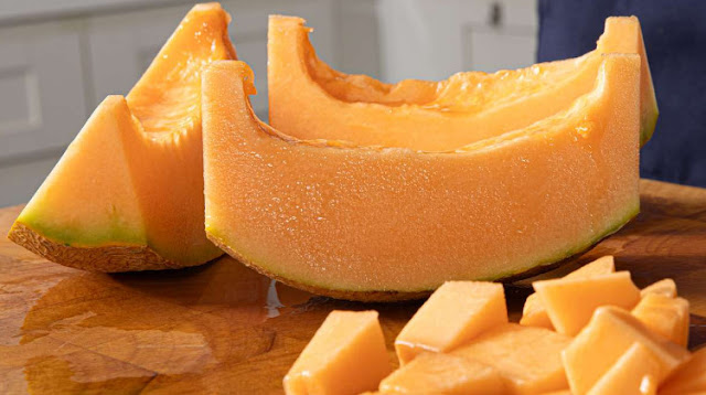 Great cantaloupe benefits for maintain a healthy pregnancy.