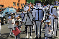 bajada de disfraces de las fiestas de Lutxana