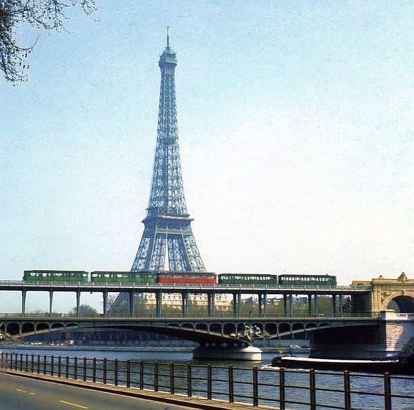 paris metro zones. sets on the Paris Métro