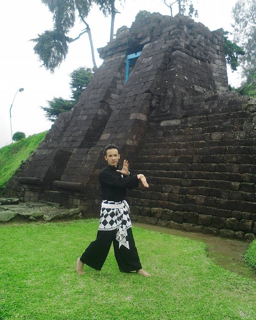 foto candi sukuh karanganyar jawa tengah