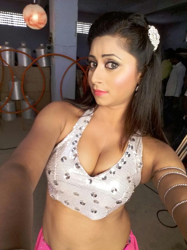 Bhojpuri Actress Glory Mohanta