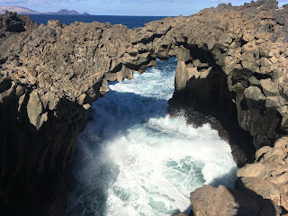 wulkaniczne wybrzeże La Graciosy, La Graciosa rowerem, wycieczka po La Graciosie