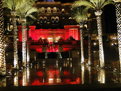 http://www.abudhabi-ofw.blogspot.com/2012/12/emirates-palace-hotel.html