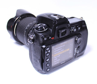 Kamera DSLR Nikon D300 Lens 18-135