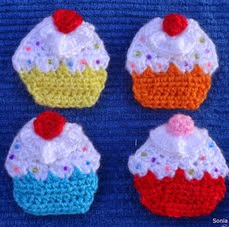 http://ainoslabores.blogspot.de/2014/01/broches-cupcake.html#more