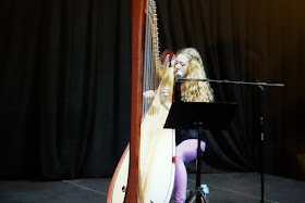 Emma Newton performing at THE BLACK BOX
