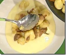 Gnocchi al formai de mut con porcini secchi