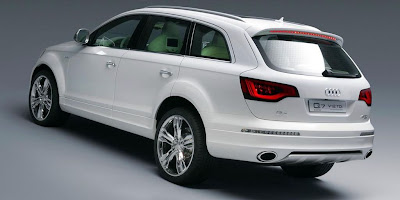 Audi Q7 V12 TDi (back)