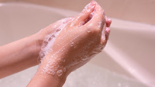 夏天沐浴旅行組推薦，一瓶搞定全身，ＬｏｏＣＡ益生菌沐浴露－Ｃｈｒｉｓａｌ潔淨沐浴露