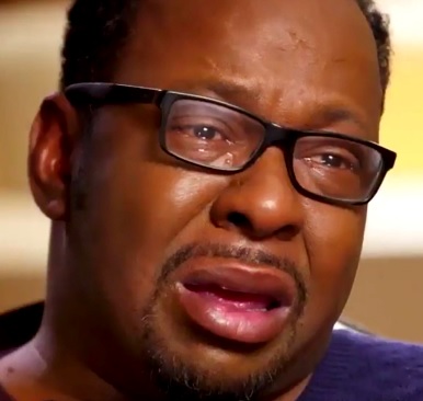 Foto de Bobby Brown con lentes