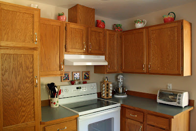 Custom Kitchen Cabinets Part on Frills Fluff And Trucks  Kitchen Cabinets Part I