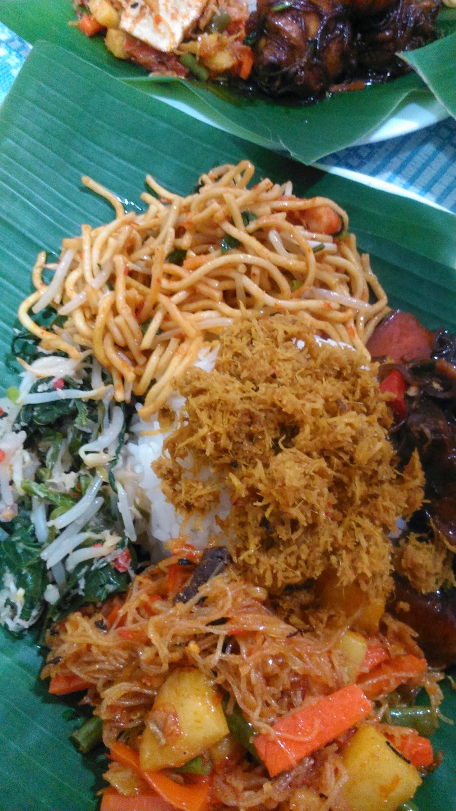 Pena di Perbukitan: Nasi Ambeng di hari ulang tahun