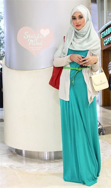 Trend Baju Muslim Pesta Simple Elegan Modern Terbaru  25 Trend Baju Muslim Pesta Simple Elegan Modern Terbaru 2021/2018 