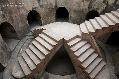 sumur gumuling - taman sari jogja