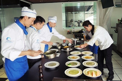 9. Bếp phó (Sous Chef)