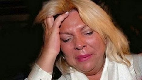 CARRIO DENUNCIO QUE LA QUISIERON DROGAR CON "BURUNDANGA" EN EL SUBTE.