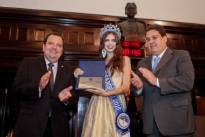 Serra-talhadense Talita Martins, Miss Pernambuco, recebe homenagem da Assembleia Legislativa
