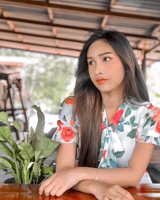 Surachet Kettakdad – Most Beautiful Thailand Trans Girl in Floral Dress