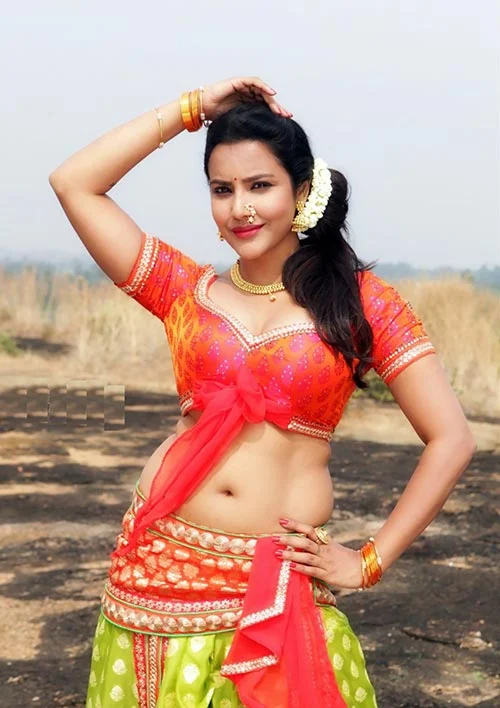 Priya Anand navel hot actress