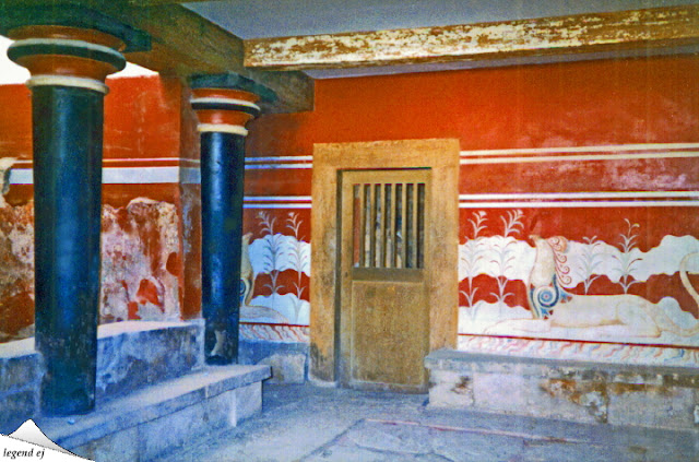 ミノア文明・クノッソス宮殿遺跡・内部聖所入口 Inner Shrine of Throne Room, Knossos Palace／©legend ej