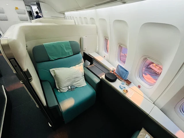 Review: Korean Air KE11 First Class Boeing 747-8i Seoul Incheon (ICN) to Los Angeles (LAX)