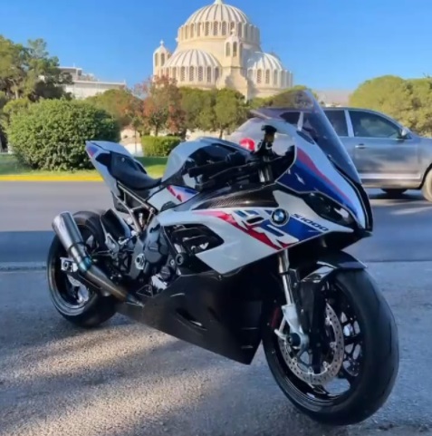 Review BMW S 1000 RR