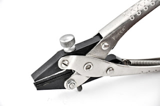Parallel Flat nose pliers Serrated jaws