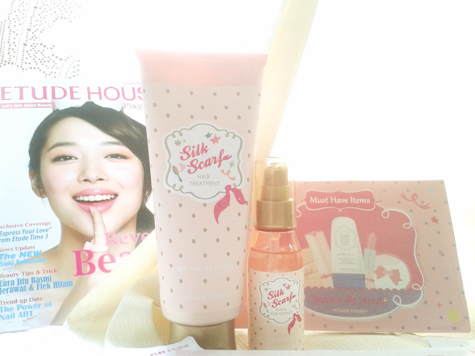 Kucing Betina: Review : Etude House SilkScarf 