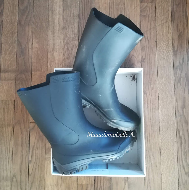 Consommer autrement # 1, Bottes de pluie