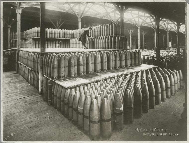 munitions factories ww1. Lewis Hine, Munitions Factory