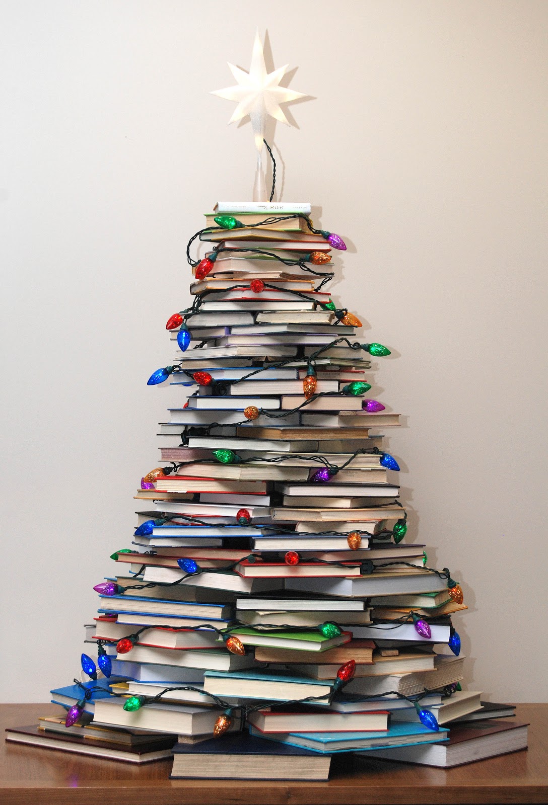 Very Merry Vintage Syle: How to Make a Christmas Tree with Books